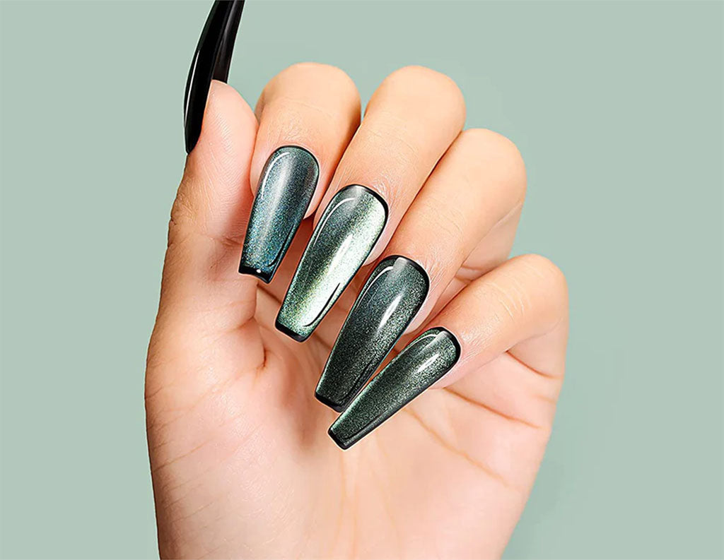 How to Remove Cat Eye Nail Polish