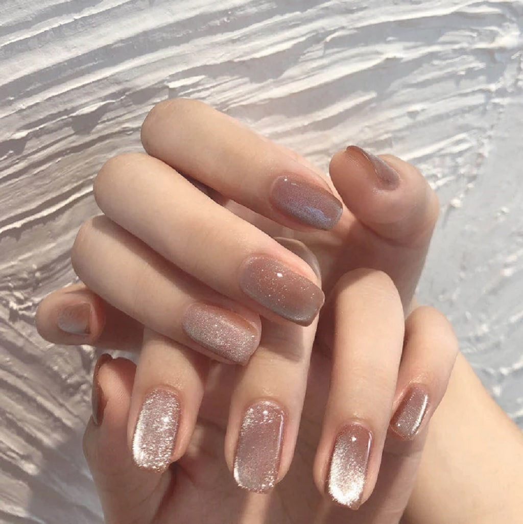 How to Apply Magnetic Nail Polish?