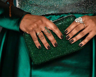 What Color Nails Go with an Emerald Green Dress