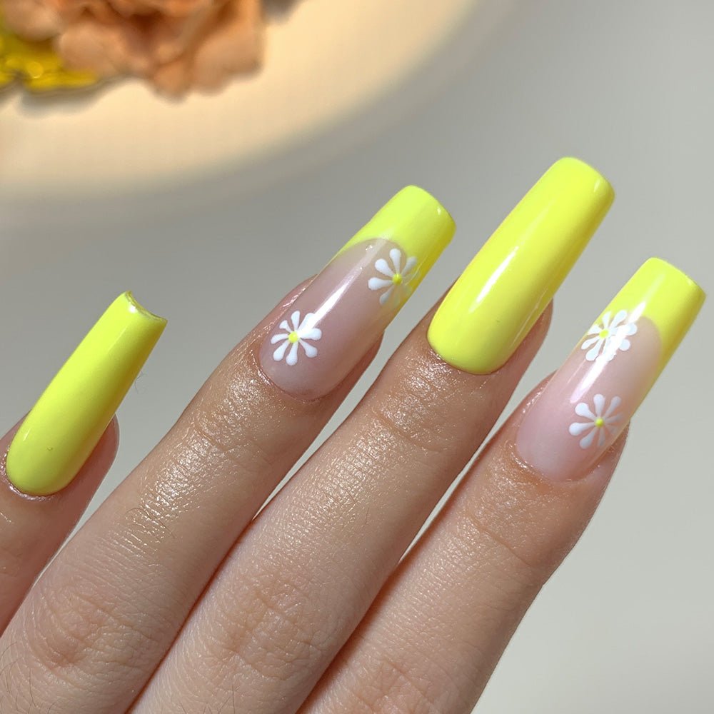 Lavis Gel Polish 161 - Daisy - DTK Nail Supply