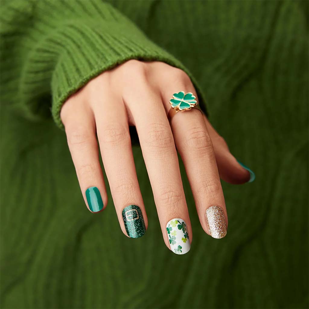 How to Draw a Shamrock on Nails?