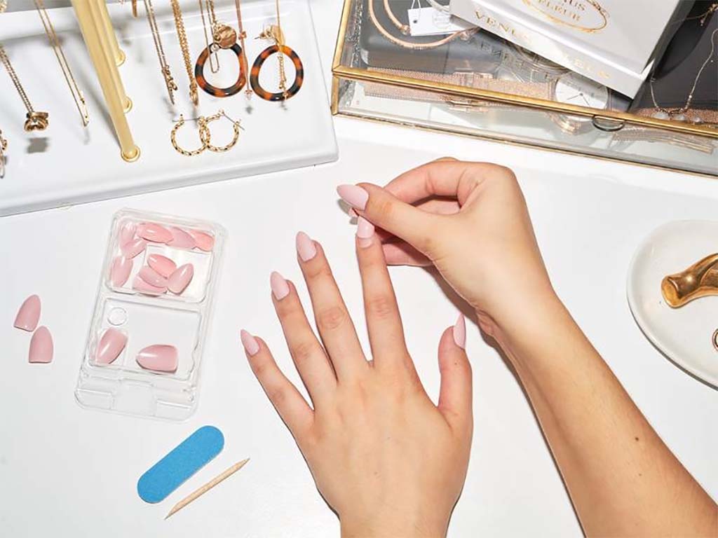 How to Get the Nail Glue off Your Skin?
