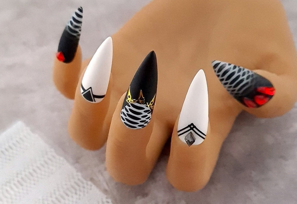 Stencil Nails