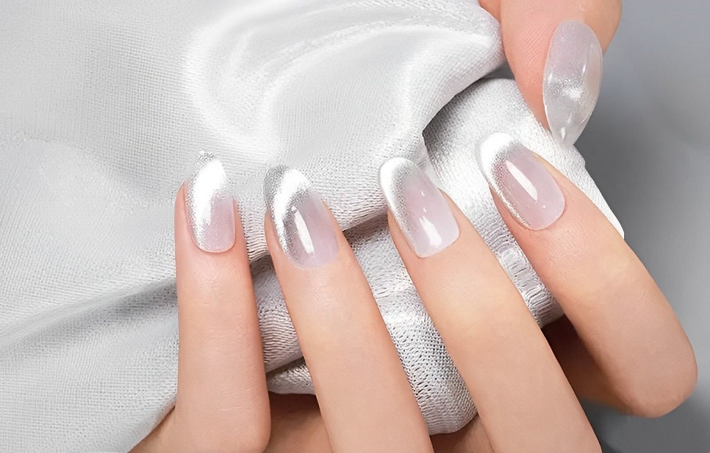 White Cat Eye Nails