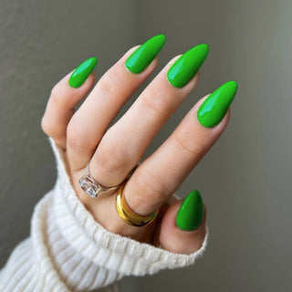 DND DV 192 Lawn Green - DND Diva Gel Polish & Matching Nail Lacquer Duo Set