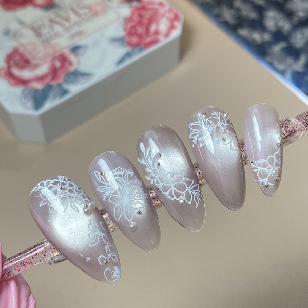 LAVIS Cat Eyes CE13 (Ver2) - 06 - Gel Polish 0.5 oz - Moonlit Mirage Collection