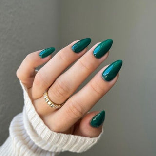 DND DV 244 Emerald Meadow - DND Diva Gel Polish & Matching Nail Lacquer Duo Set