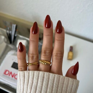 DND DV 251 Chocolate Red - DND Diva Gel Polish & Matching Nail Lacquer Duo Set