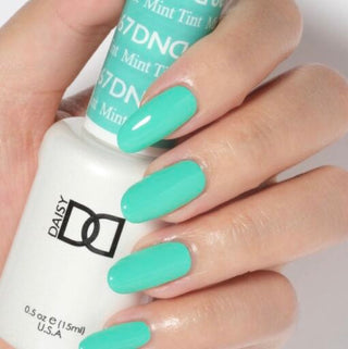 DND Nail Lacquer - 667 Green Colors - Mint Tint