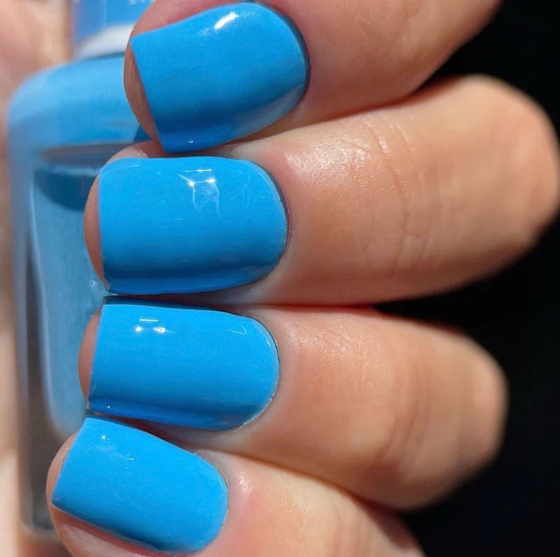 DND Nail Lacquer - 672 Midnight Kiss