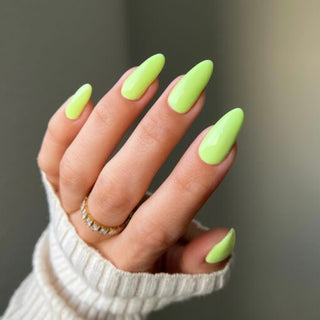 DND DV 117 Dewy Limeade - DND Diva Gel Polish & Matching Nail Lacquer Duo Set