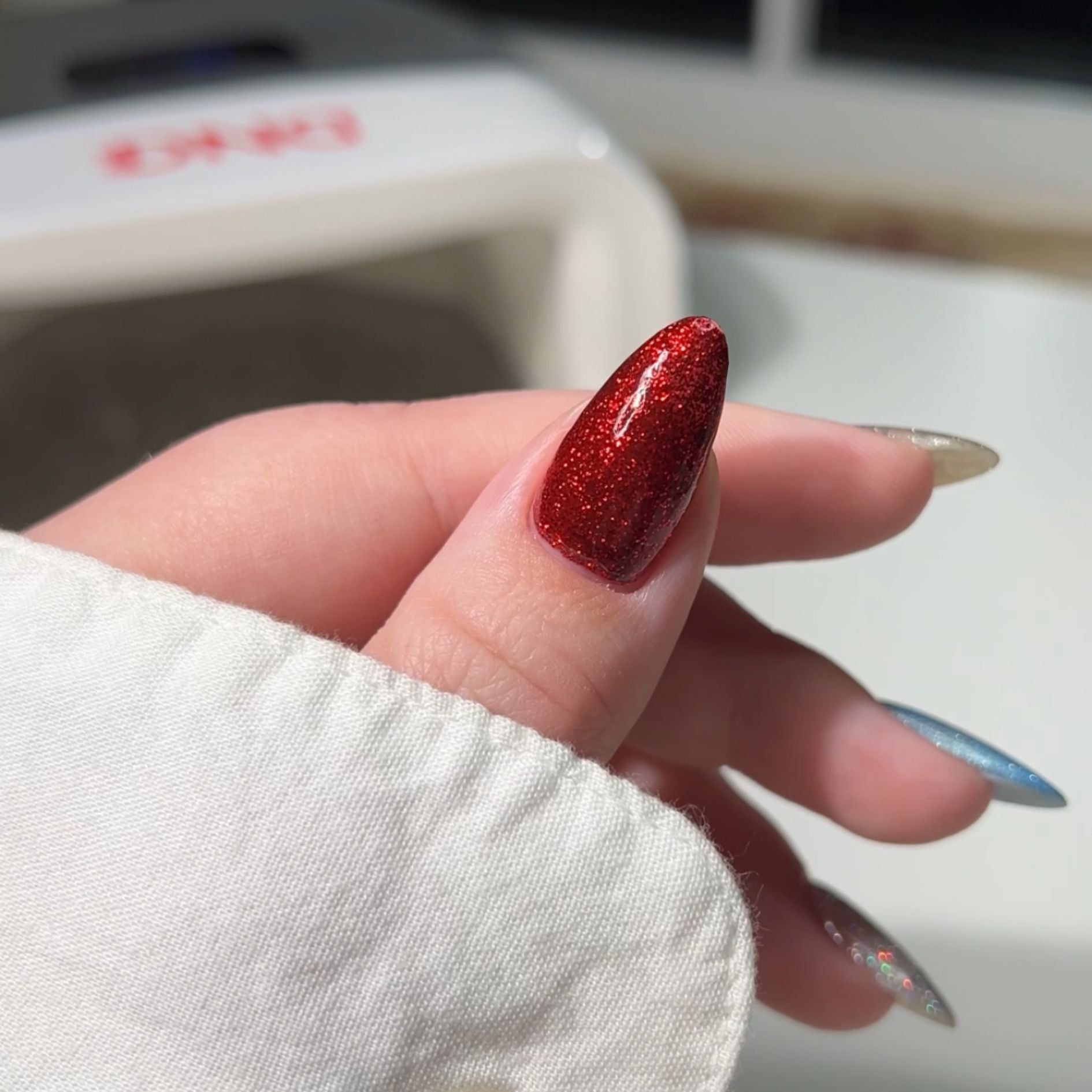 DND Diva Gel Nail Polish Duo - DND DV 035 Sip N’ Glitz - DTK Nail Supply