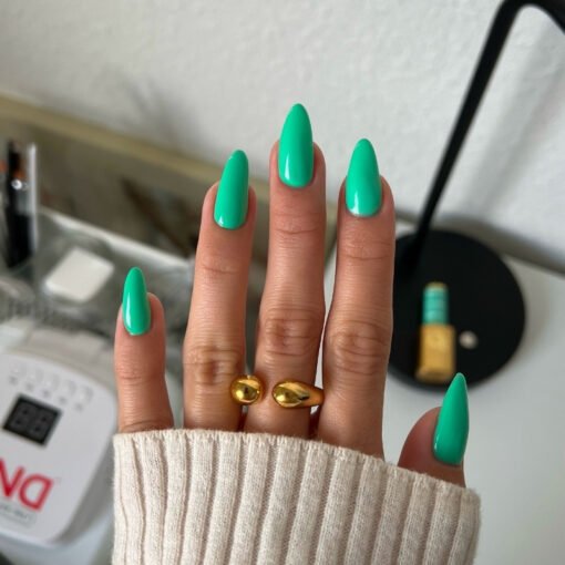DND Diva Gel Nail Polish Duo - DND DV 193 Hot Girl Walks - DTK Nail Supply