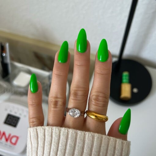 DND DIVA Nail Lacquer - 192 Lawn Green - DTK Nail Supply