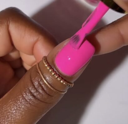 DND DIVA Nail Lacquer - 215 Fuchsia Rose - DTK Nail Supply