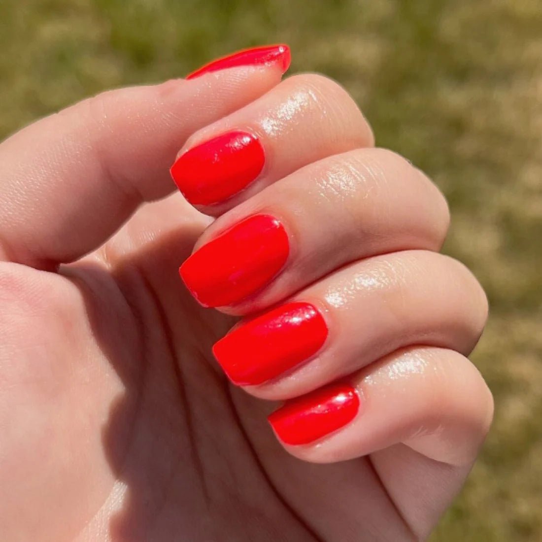 DND Gel Polish - 474 Striking Red - DTK Nail Supply