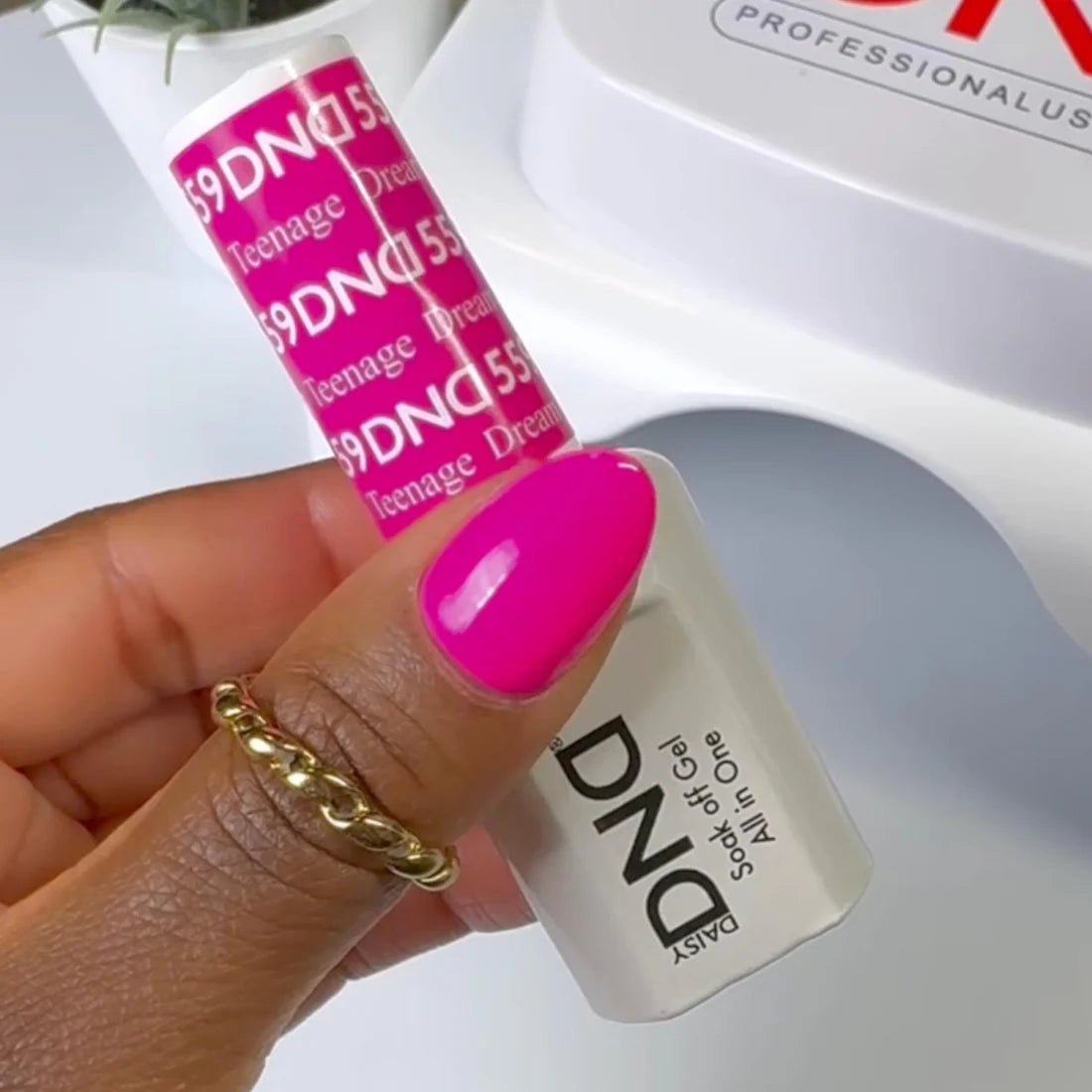 DND Gel Polish - 559 Teenage Dream - DTK Nail Supply