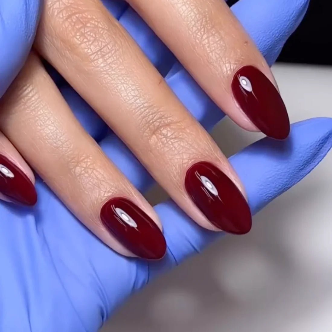 DND Gel Polish - 633 Garnet Red - DTK Nail Supply