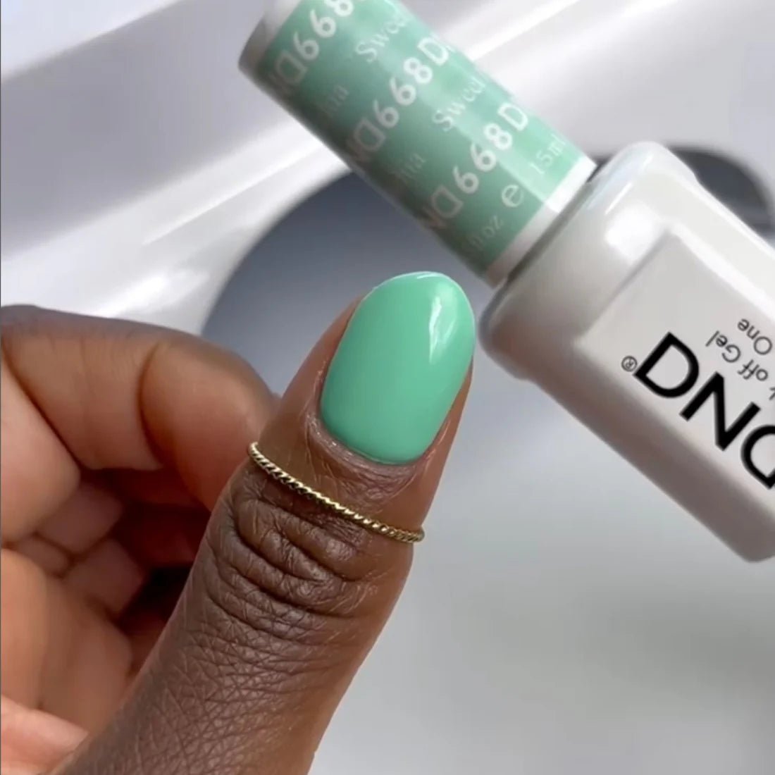 DND Gel Polish - 668 Sweet Pistachio - DTK Nail Supply
