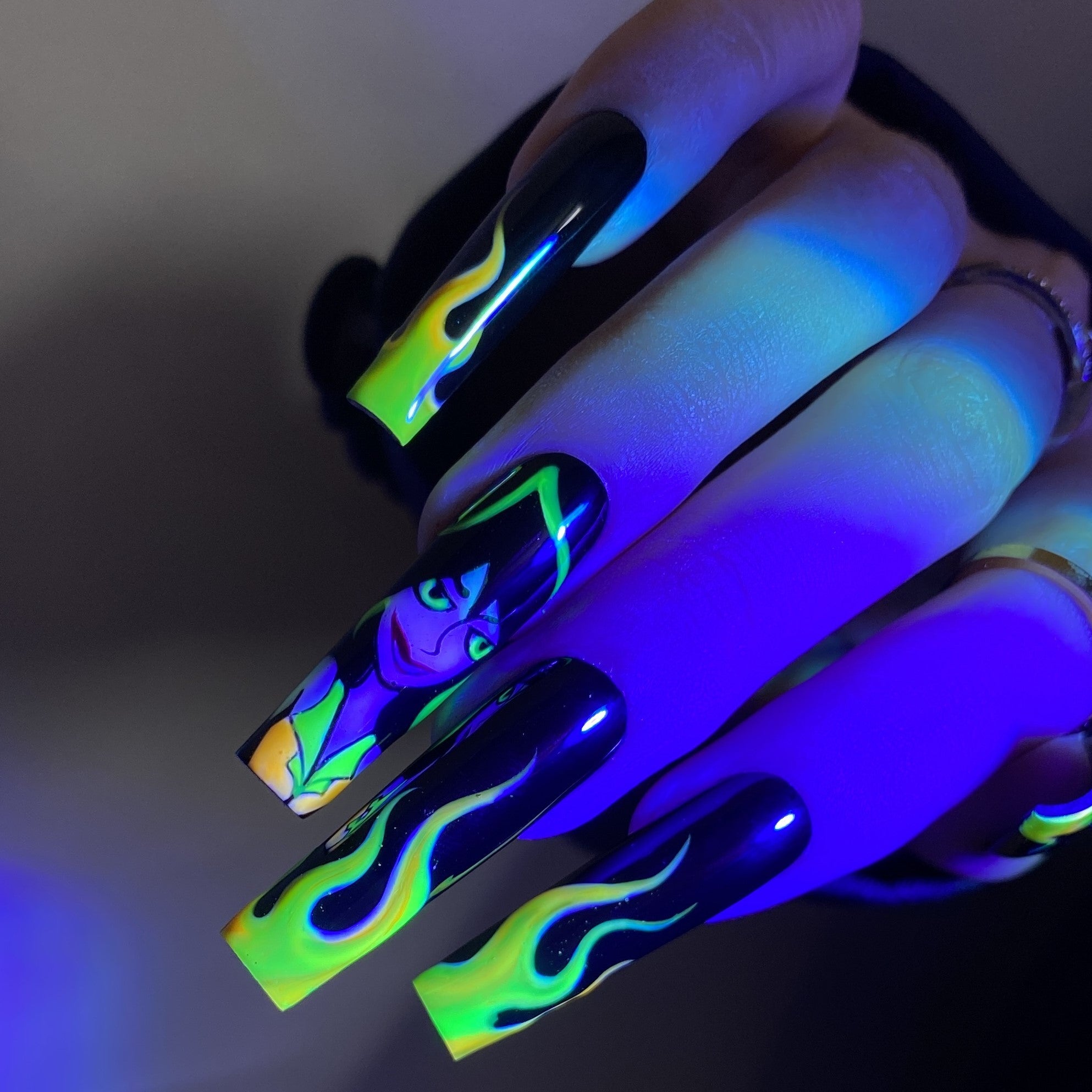 LDS Glow In The Dark - GW02 - DTK Nail Supply