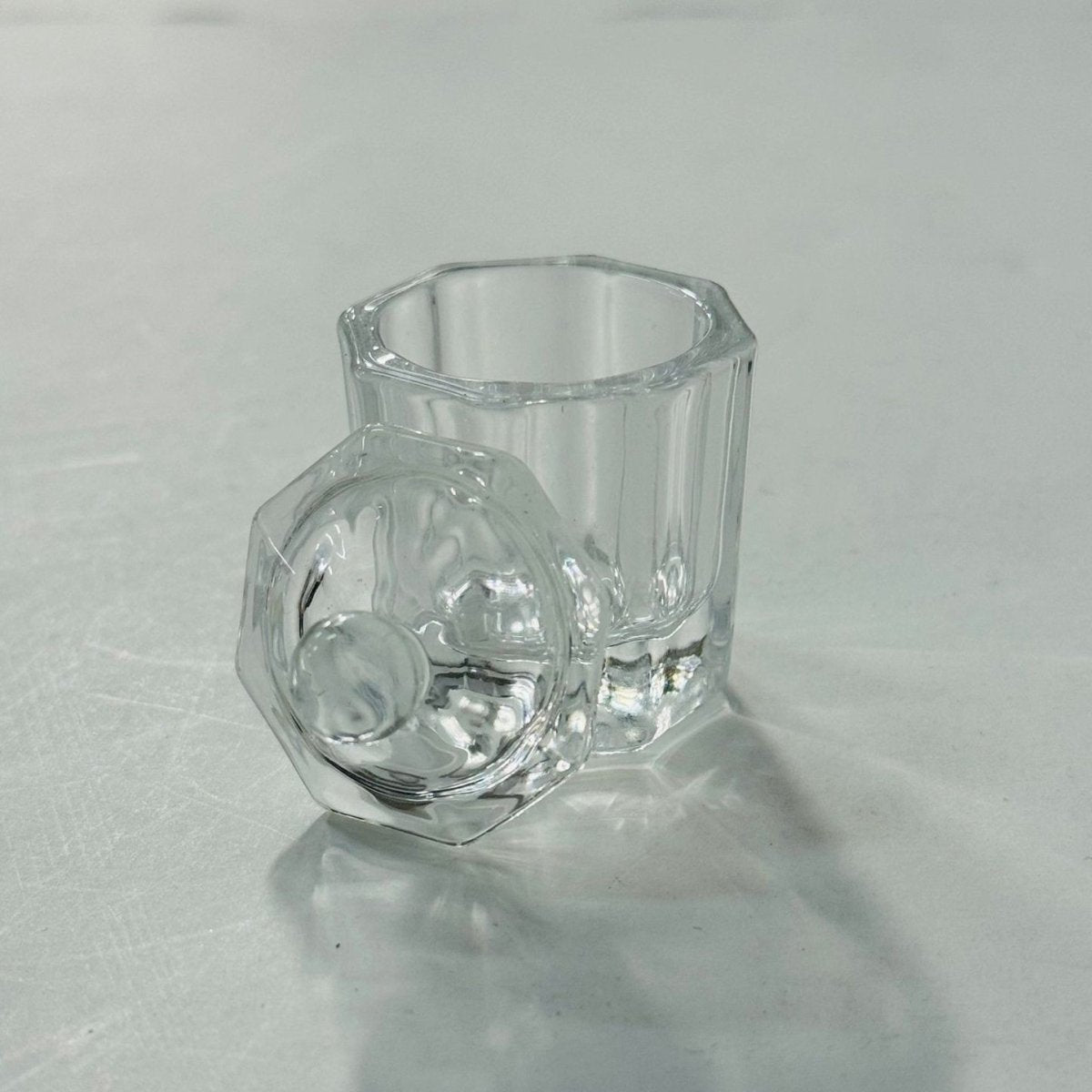 Octagan Crystal Dappen Dish with Lid - Clear (PCS) - DTK Nail Supply