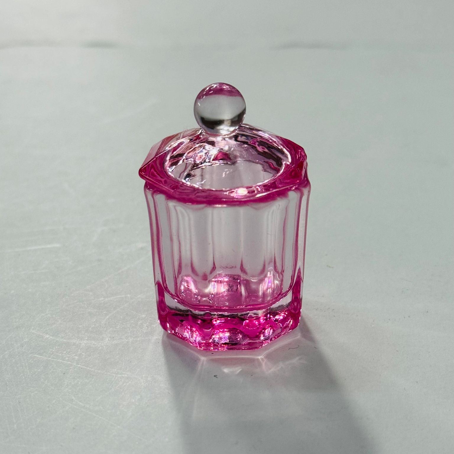 Octagan Crystal Dappen Dish with Lid - Pink (PCS) - DTK Nail Supply
