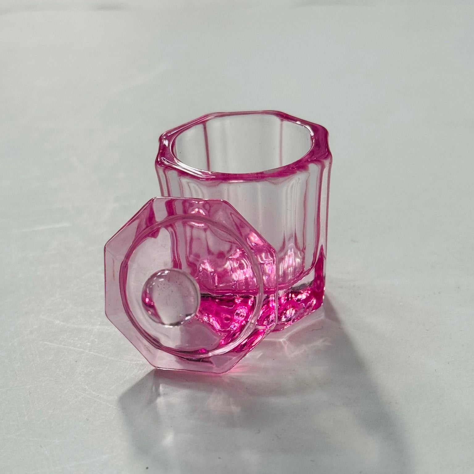Octagan Crystal Dappen Dish with Lid - Pink (PCS) - DTK Nail Supply