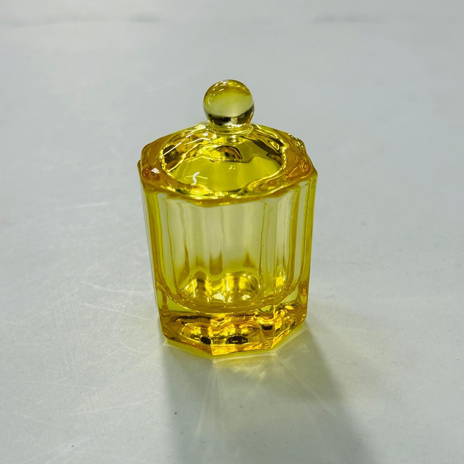 Octagon Crystal Dappen Dish with Lid - Yellow (PCS) - DTK Nail Supply
