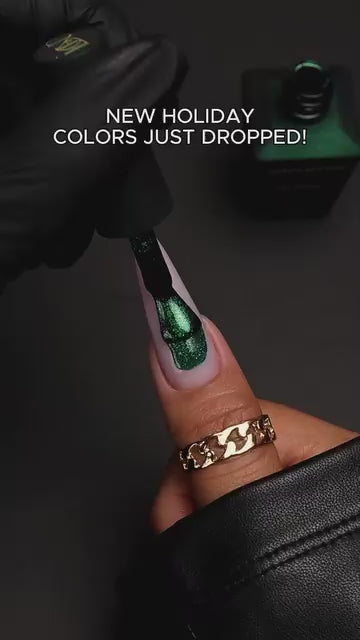 Load video: CHAUN LEGEND Set Gel Polish - Limited Edition Holiday Bundle