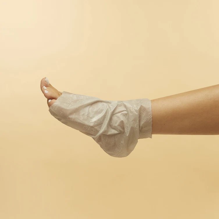 VOESH - Collagen Socks with Cannabis Sativa Seed Oil - DTK Nail Supply